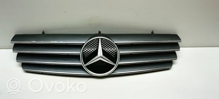 Mercedes-Benz CL C215 Etupuskurin ylempi jäähdytinsäleikkö A2158880123