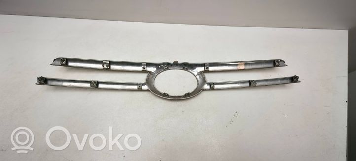 Toyota RAV 4 (XA30) Maskownica / Grill / Atrapa górna chłodnicy 7581742010
