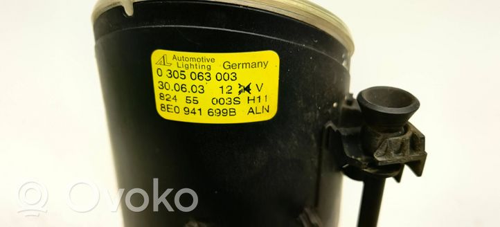 Audi A4 S4 B7 8E 8H Światło przeciwmgłowe przednie 8E0941699B