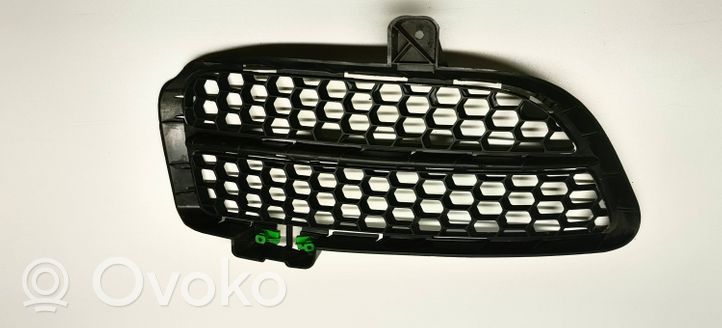 Volkswagen Touareg I Front bumper lower grill 7L6853666B