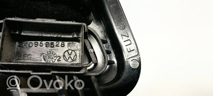 Volkswagen Amarok Etuoven sisäkahva 2H0837114d