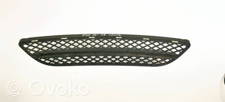 BMW 3 E90 E91 Grille inférieure de pare-chocs avant 51117154556