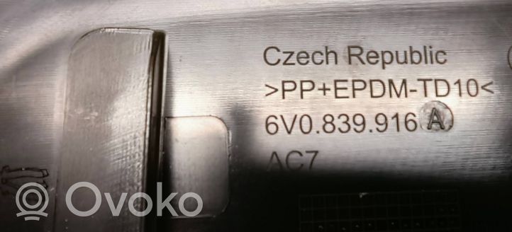 Skoda Fabia Mk3 (NJ) Inne elementy wykończeniowe drzwi przednich 6V0839916A