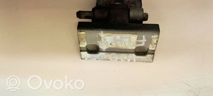 Volvo V70 Front door upper hinge 