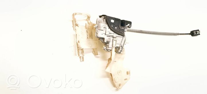 Volkswagen Touareg II Front door lock 8J1837016A