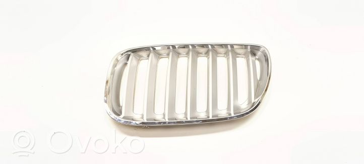 BMW X5 E53 Maskownica / Grill / Atrapa górna chłodnicy 7124815