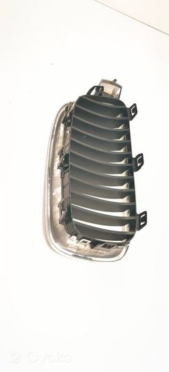 BMW 3 F30 F35 F31 Atrapa chłodnicy / Grill 51137255411