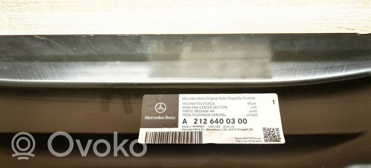 Mercedes-Benz E W212 Elementy tylnej części nadwozia A2126400300