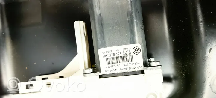 Volkswagen PASSAT B6 Elektryczny podnośnik szyby drzwi przednich 3C2837756K