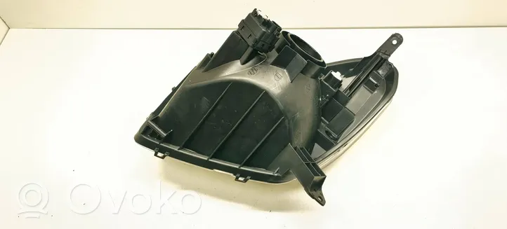 Toyota RAV 4 (XA10) Lampa przednia 8113042180