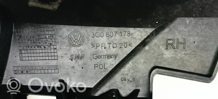 Volkswagen PASSAT B8 Uchwyt / Mocowanie zderzaka przedniego 3G0807178