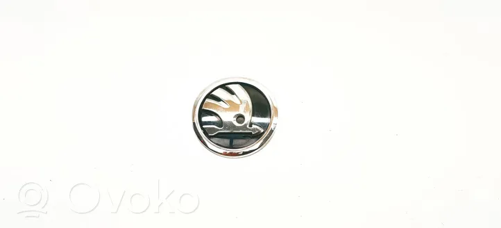 Skoda Octavia Mk3 (5E) Mostrina con logo/emblema della casa automobilistica 3V0853621A