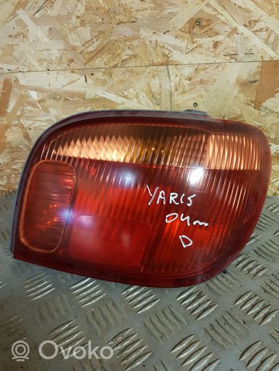 Toyota Yaris Задний фонарь в кузове 