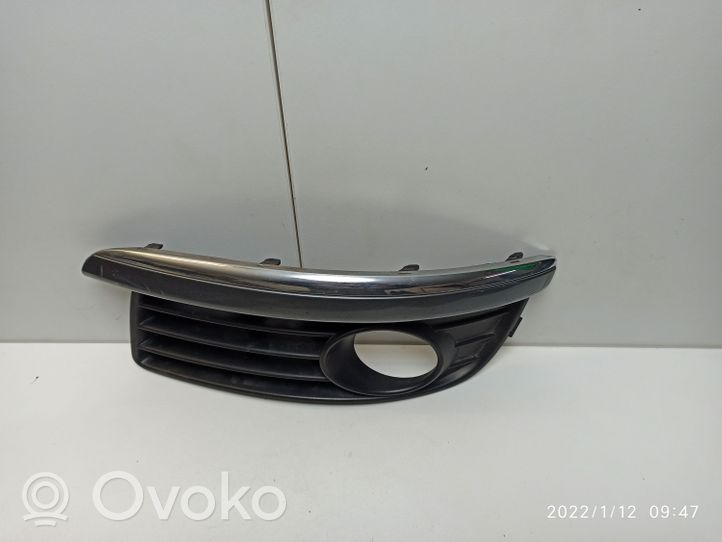 Volkswagen Jetta V Front fog light trim/grill 