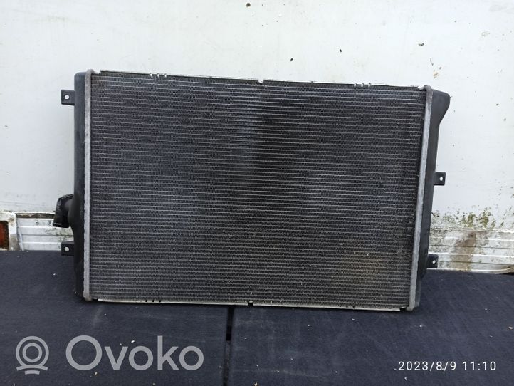 Volkswagen PASSAT B7 Radiateur de refroidissement 