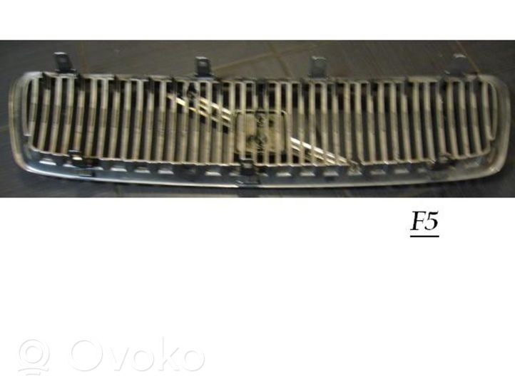 Volvo S70  V70  V70 XC Grille calandre supérieure de pare-chocs avant 