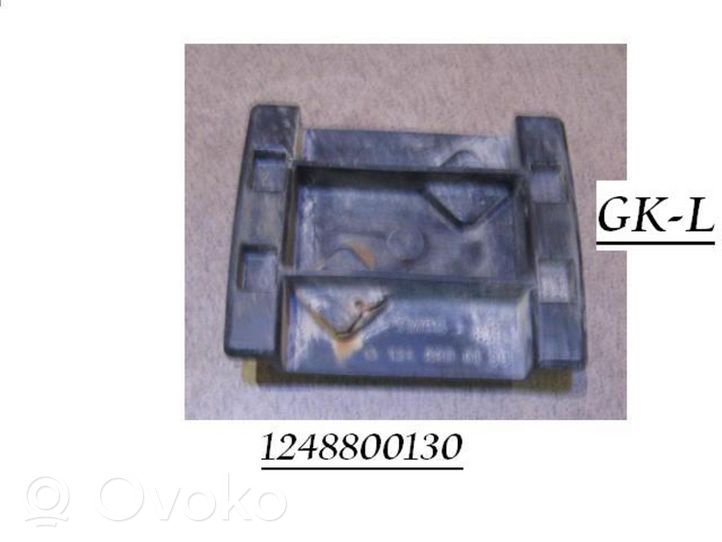 Mercedes-Benz E W124 Support de pare-chocs arrière 1248800130