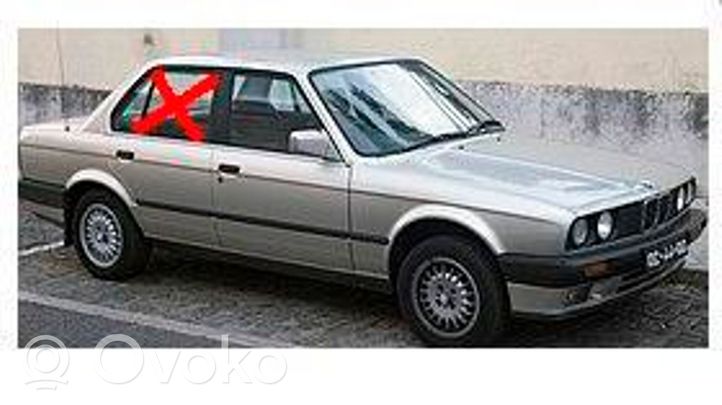 BMW 3 E30 Vitre de fenêtre porte arrière 
