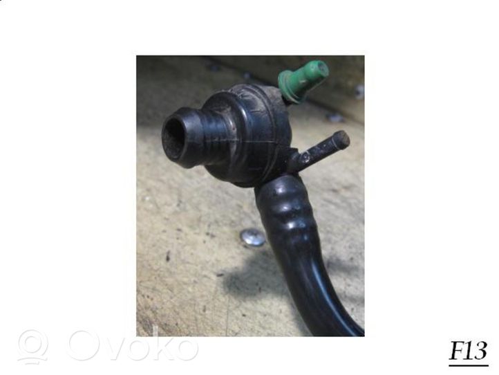 Audi 80 90 S2 B4 Linea/tubo/manicotto del vuoto 7M147632