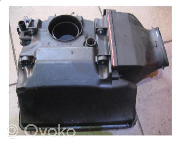 Renault Megane I Boîtier de filtre à air 8200023599