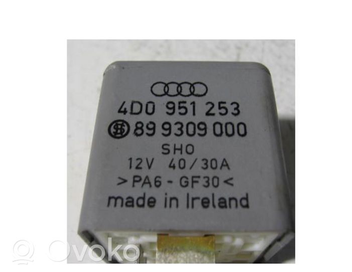 Audi A6 S6 C5 4B Polttoainepumpun rele 4D0951253