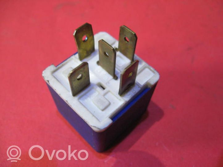 Volvo 960 Fuel pump relay 9130270