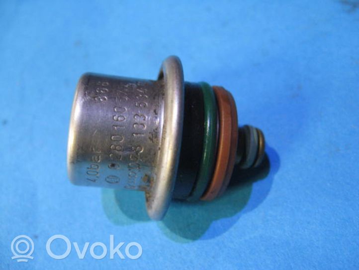 Volkswagen PASSAT B5 Regulator ciśnienia paliwa 0280160575