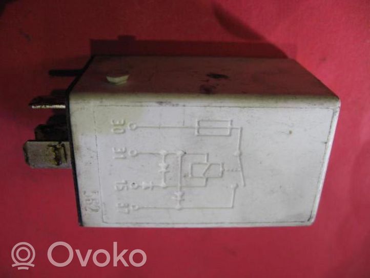 Peugeot 605 Przekaźnik / Modul układu ogrzewania wstępnego 0332512013