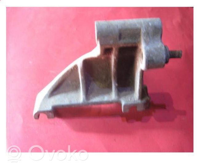 Seat Alhambra (Mk1) Power steering pump mounting bracket 028145531D