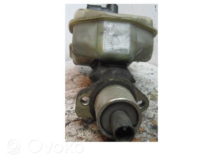 Renault 21 Główny cylinder hamulca 7700717834