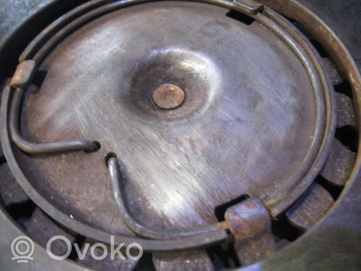 Volkswagen Polo III 6N 6N2 6NF Pressure plate 688497C