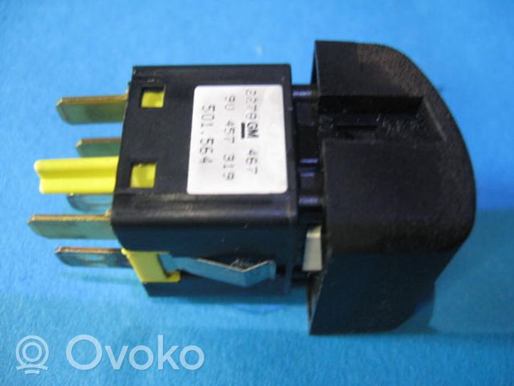 Opel Astra G Stiklo šildymo elektra jungtukas 90457319