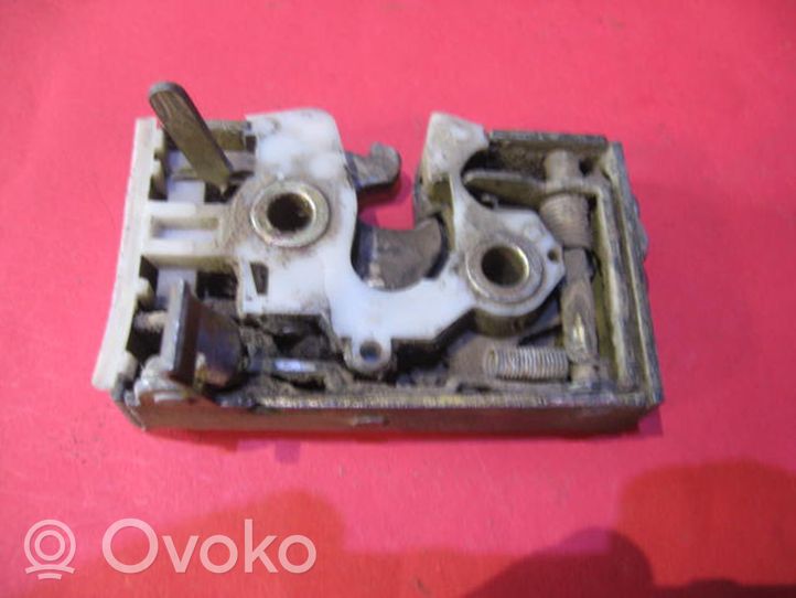 Audi 80 90 B2 Etuoven lukko 193839016A