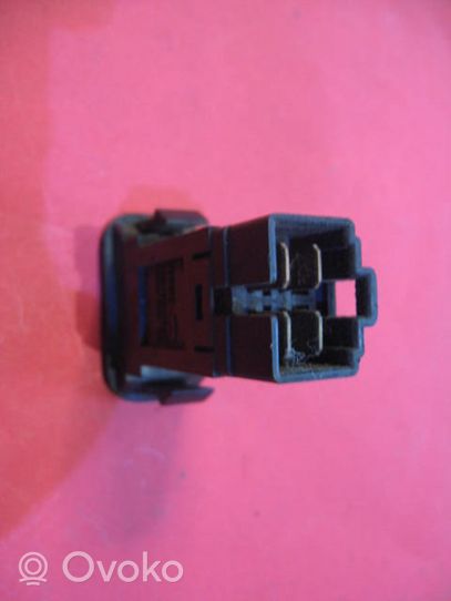 Daewoo Espero Tailgate/boot open switch button 96148948