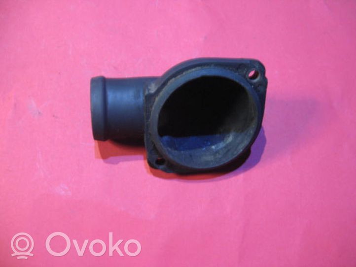 Volvo 850 Boîtier de thermostat / thermostat 074121121B