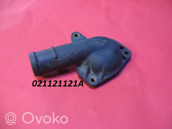 Volkswagen Vento Termostaatin kotelo 021121121A