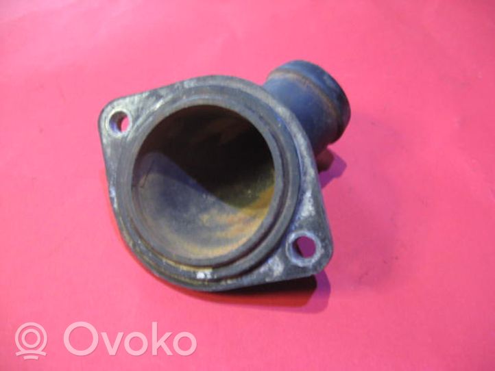 Audi 80 90 S2 B4 Thermostat/thermostat housing 048121121B