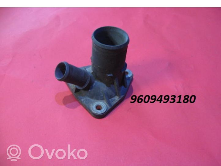 Peugeot 405 Boîtier de thermostat / thermostat 9609493180