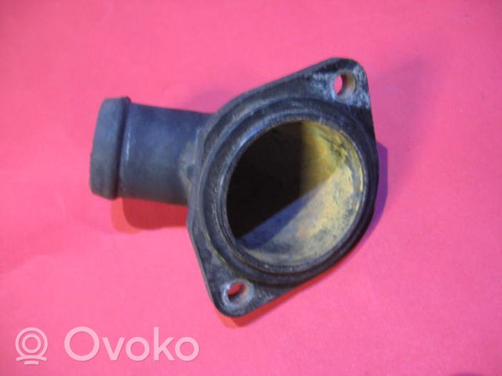 Audi A4 S4 B5 8D Termostato/alloggiamento del termostato 030121121B