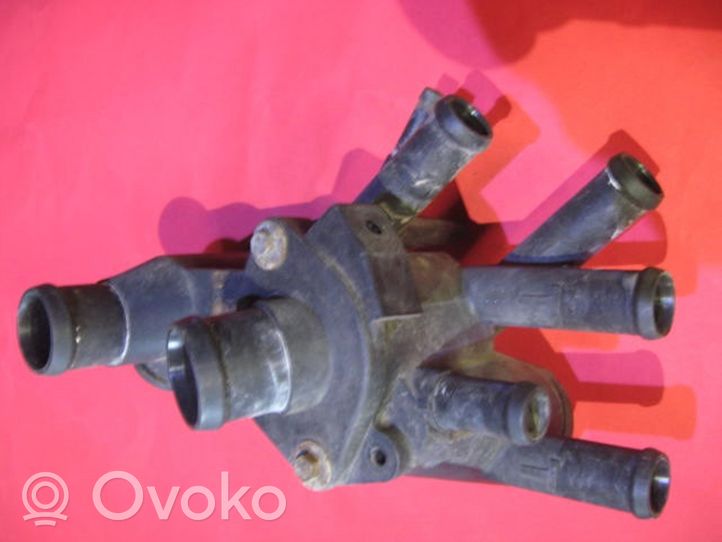 Volkswagen Lupo Termostaatin kotelo 032121111A