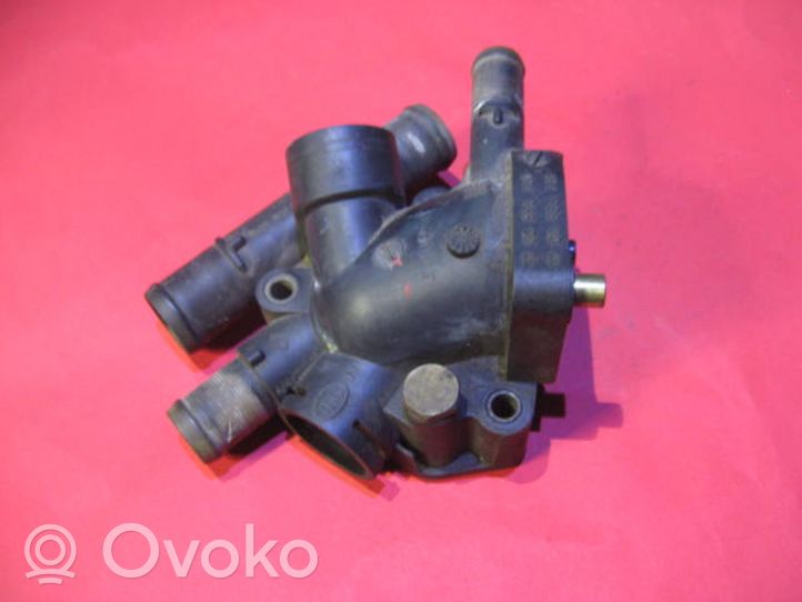 Renault Clio I Termostaatin kotelo 7700866731