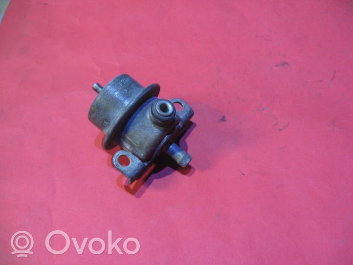 Renault 19 Regulator ciśnienia paliwa 0280160225