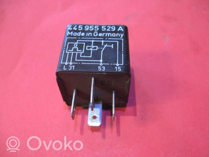 Volkswagen PASSAT B5 Window wiper interval relay 445955529A