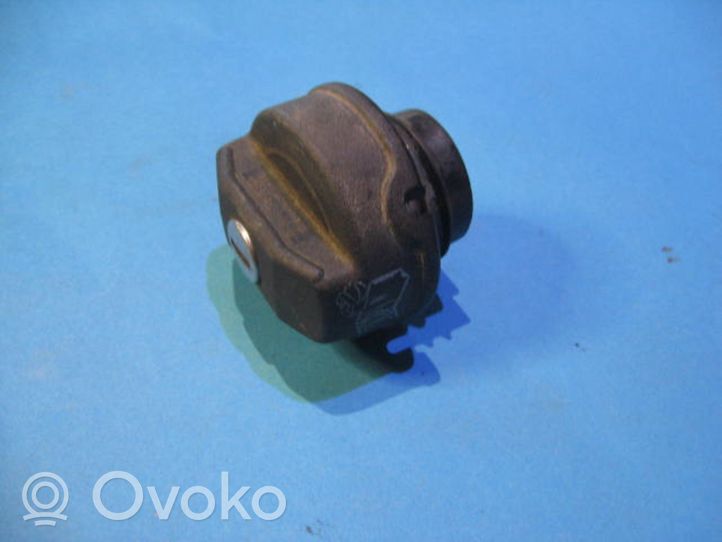 Audi 100 S4 C4 Tappo del serbatoio del carburante 191201553