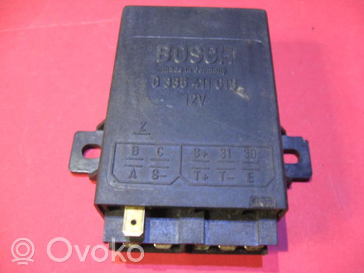 Mercedes-Benz W123 Imobilaizera vadības bloks 0335411013