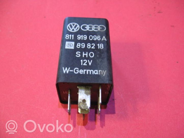 Volkswagen PASSAT B3 Autres relais 811919096A