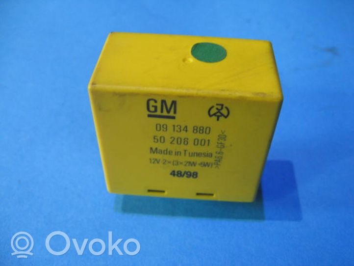 Opel Corsa B Hazard warning light relay 09134880