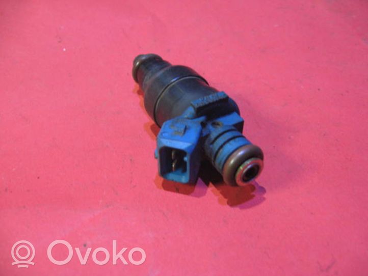 Volvo S70  V70  V70 XC Injecteur de carburant 1389563