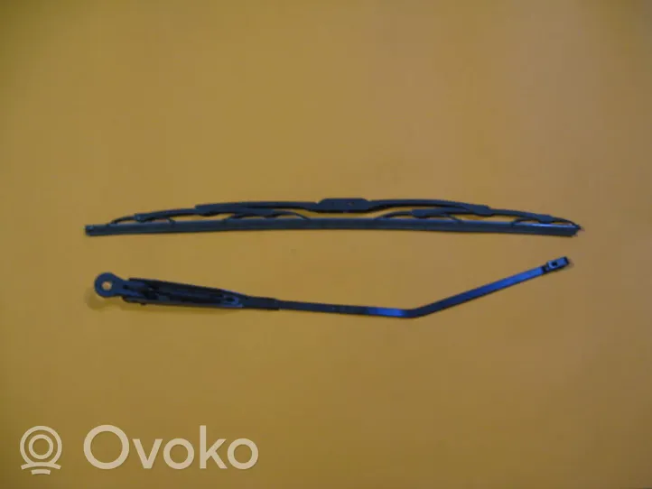 Opel Vivaro Rear wiper blade arm 7701043992