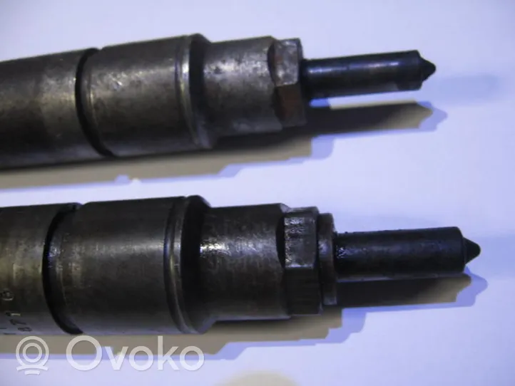 Skoda Octavia Mk1 (1U) Fuel injector 028130201T